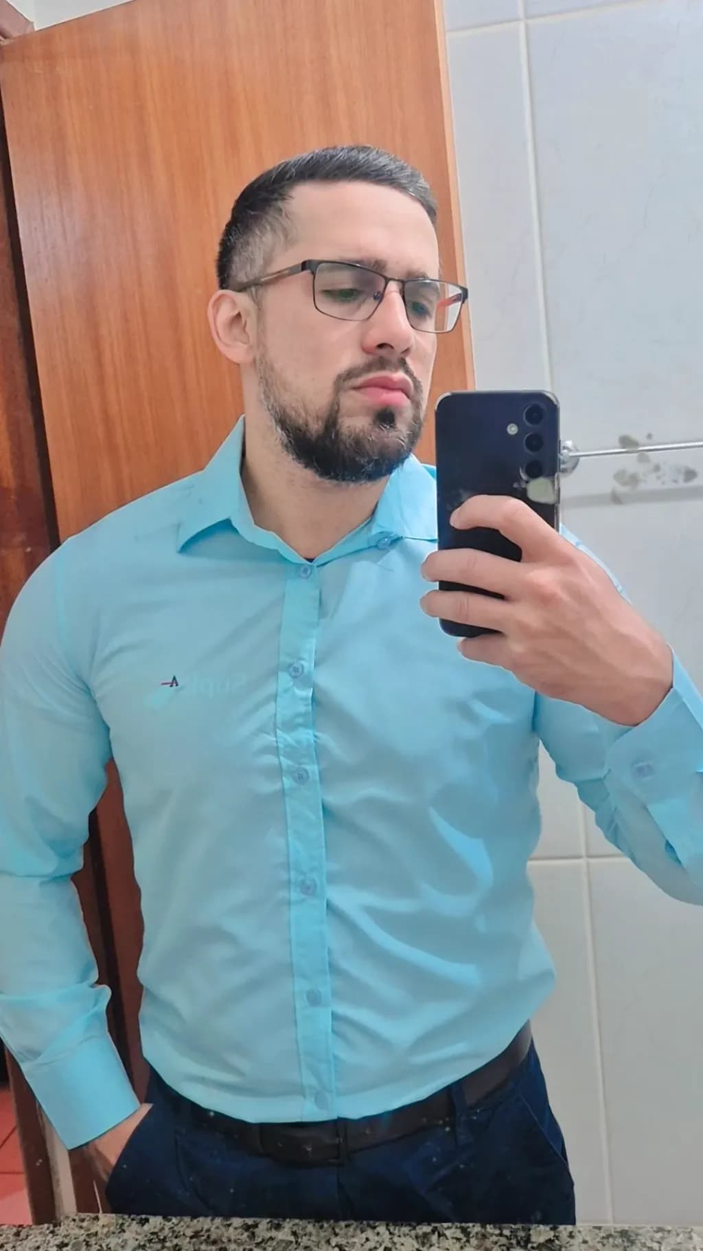 Reflections of Confidence: A Modern Self-Portrait in Aqua Elegance