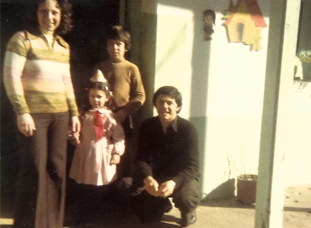 Family Ties: A Nostalgic Portrait of Togetherness in Vintage Style