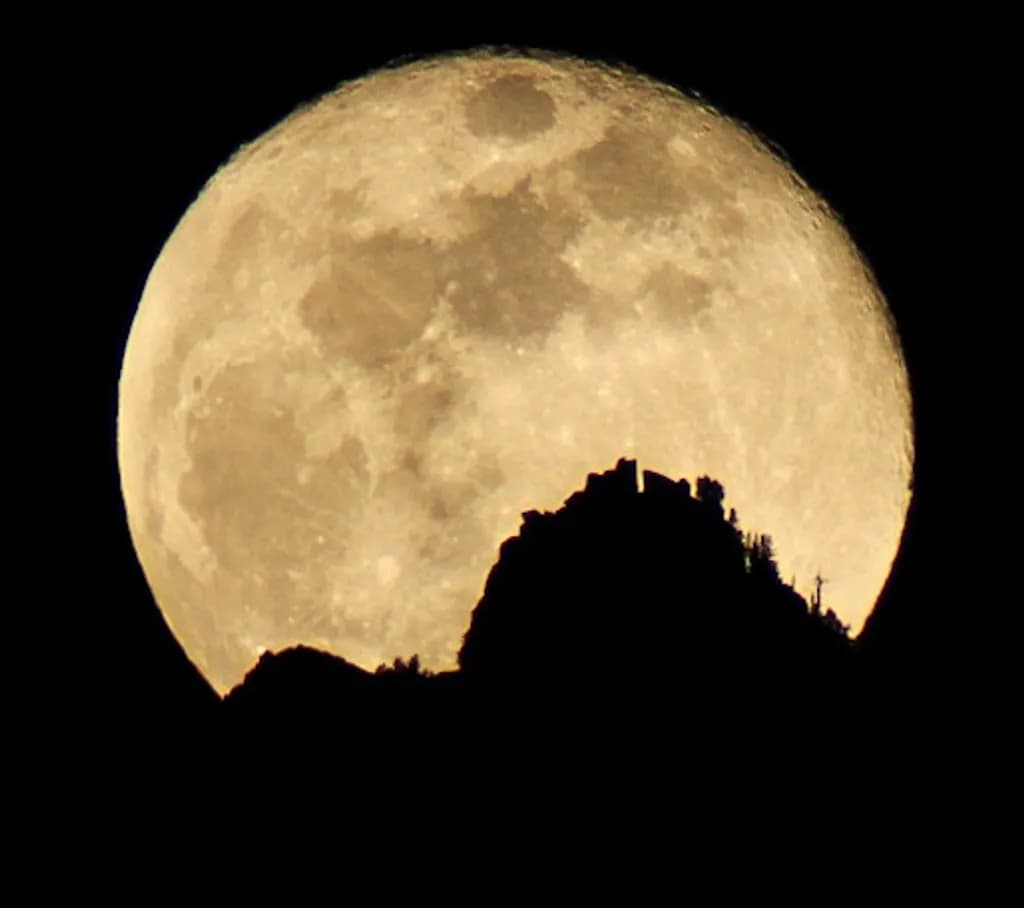 Moonrise Over Mountain