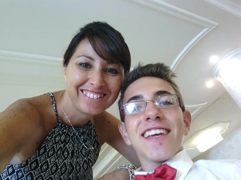 Joyful Moments: A Heartwarming Mother-Son Selfie Capturing Love and Laughter