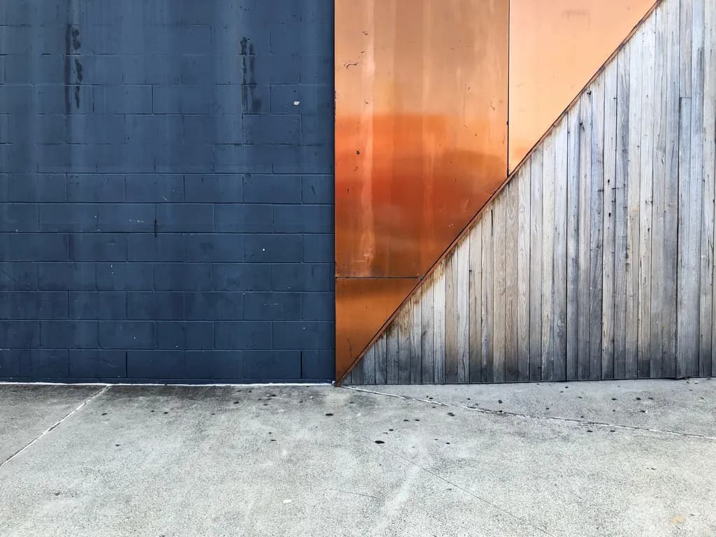 Urban Harmony: The Dance of Metal and Wood in Modern Architecture