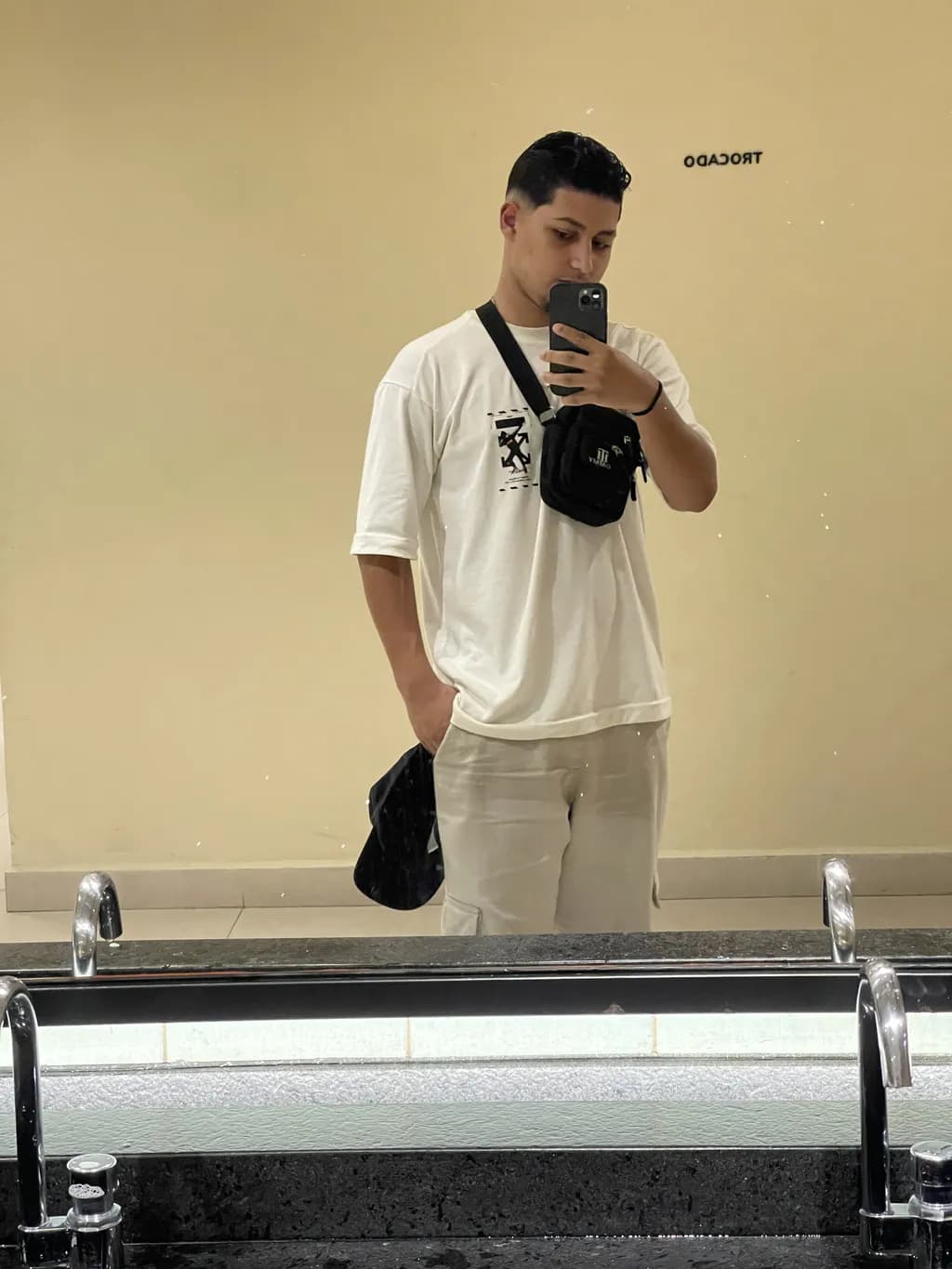 Reflections of Casual Style: A Modern Selfie in the Mirror