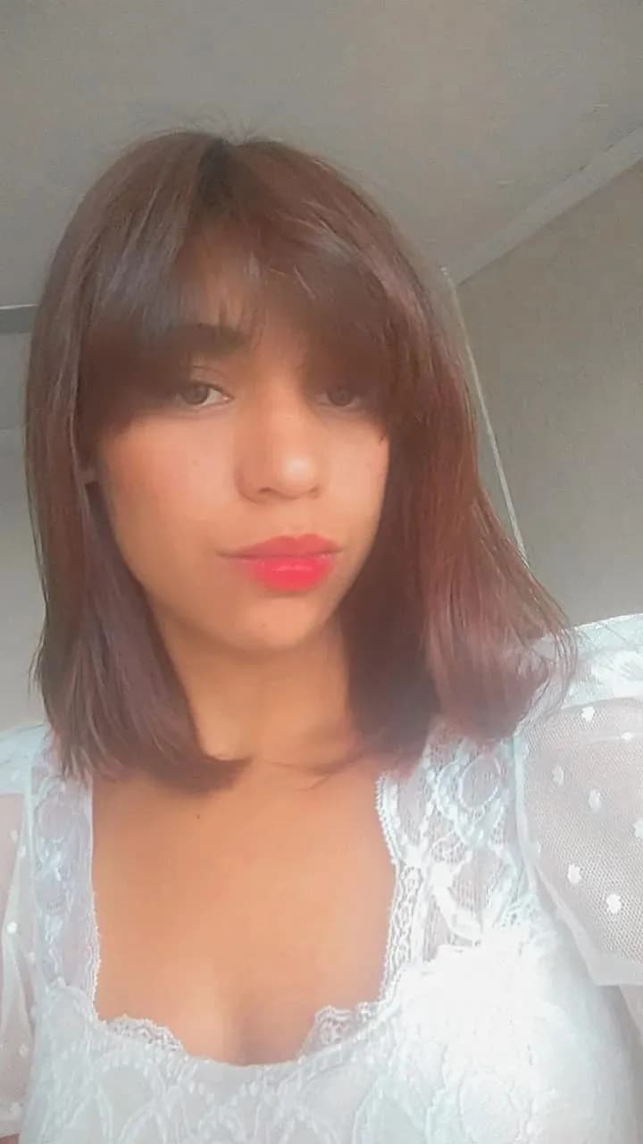 Radiant Confidence: A Portrait of Beauty and Expression
