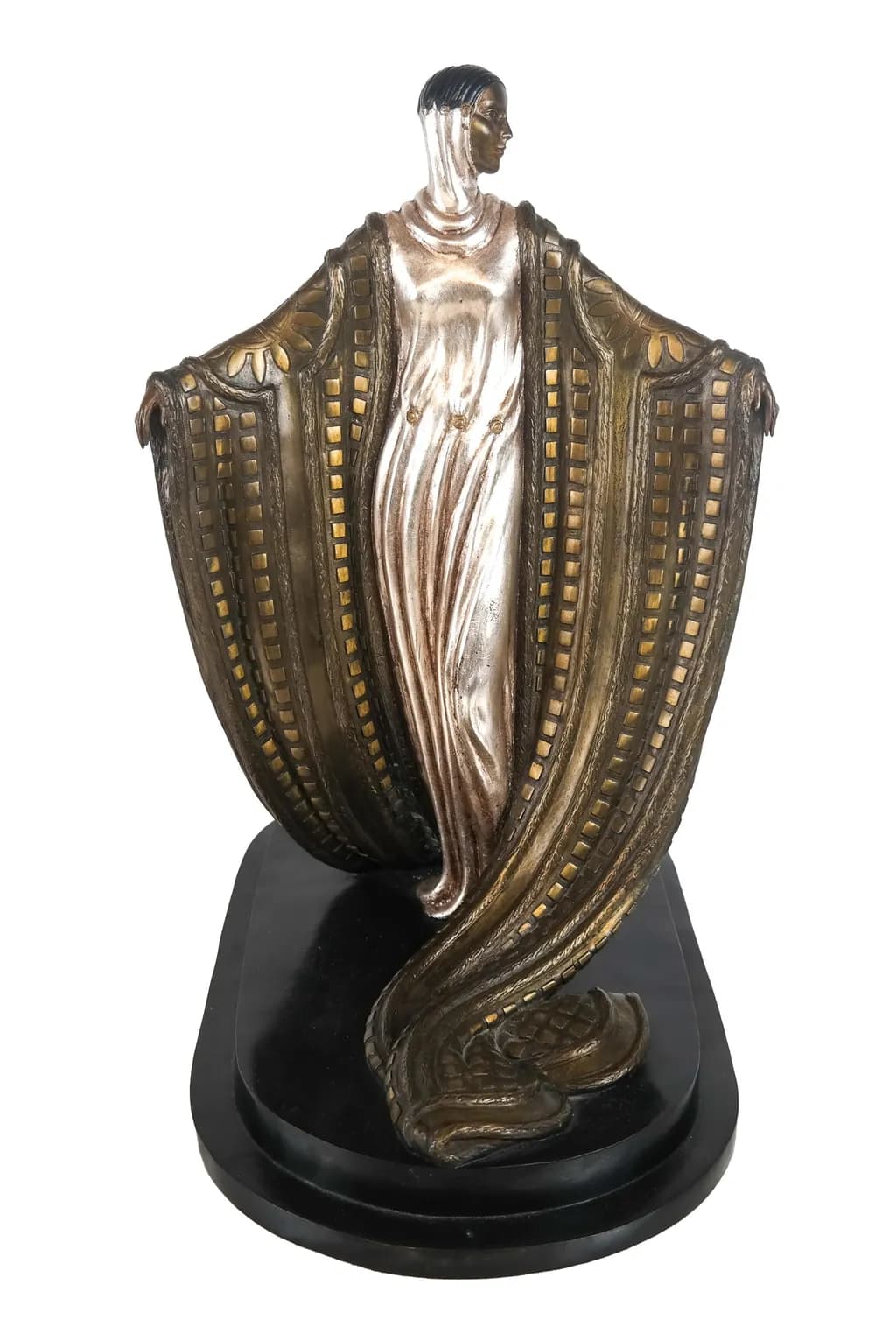 Elegant Bronze Figurative Sculpture: A Timeless Decorative Masterpiece