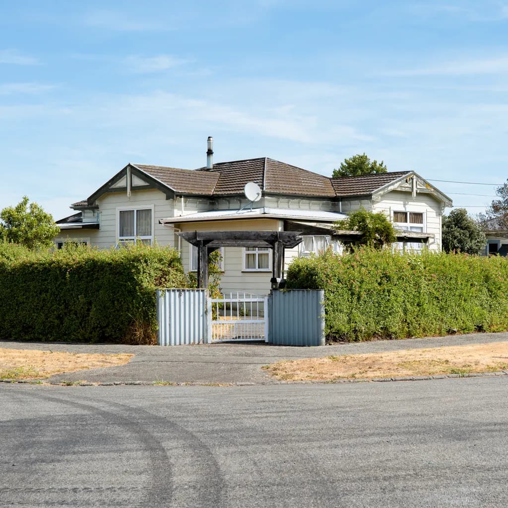 New Zealand Weatherboard House