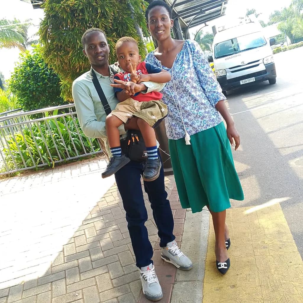 Family Moments: A Joyful Day Out Captured in the Heart of the City