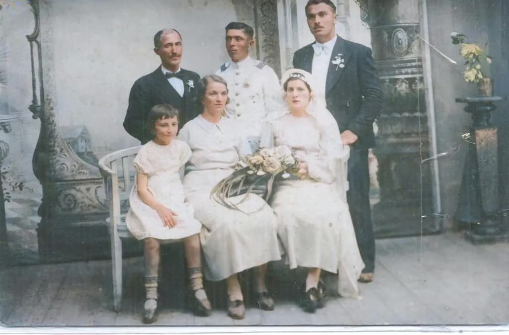 Timeless Elegance: A Vintage Wedding Portrait Capturing Love and Family Heritage