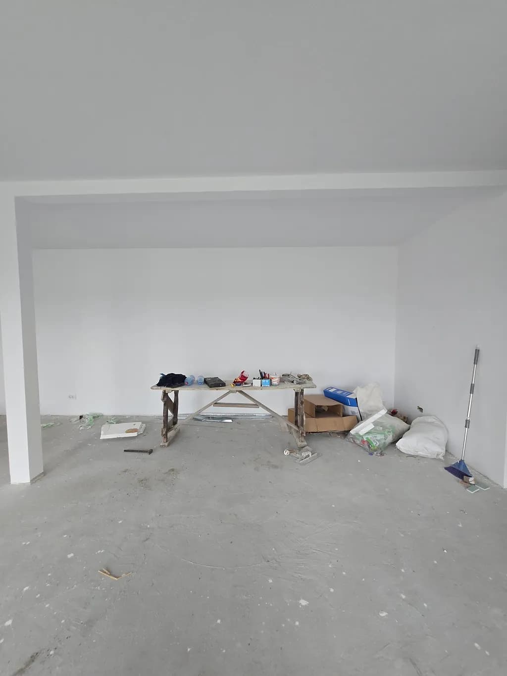 Empty Canvas: The Promise of New Beginnings in a Minimalist Space