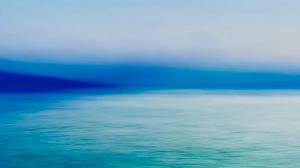 Lake Horizon Blur