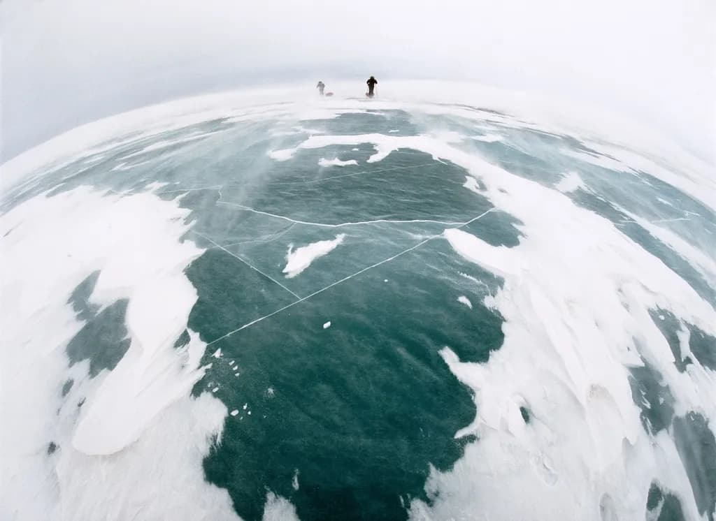 Frozen Horizons: A Journey Across the Icy Expanse