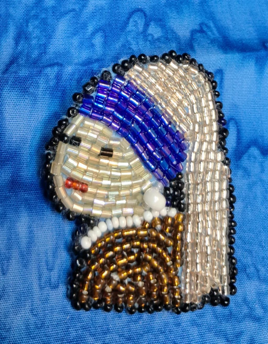 Beaded Elegance: A Modern Tribute to the Girl with a Pearl Earring
