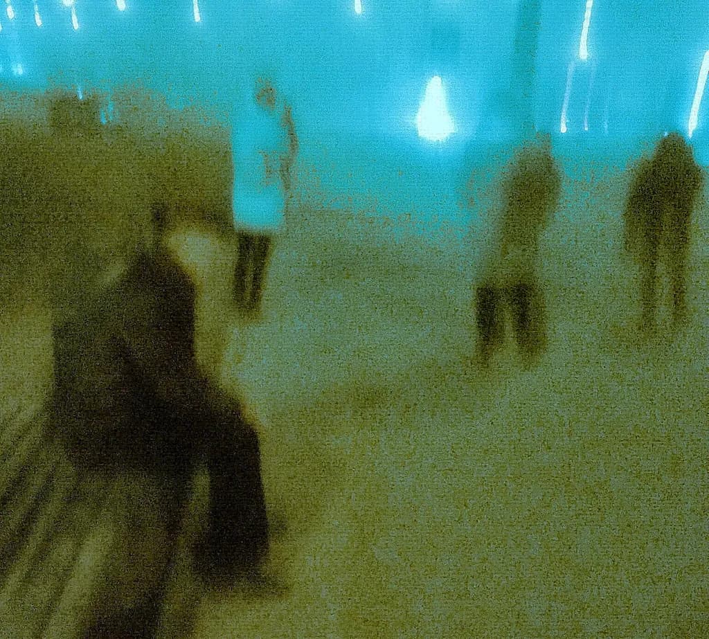 Whispers of the Urban Night: A Blurred Encounter in Mysterious Atmospheres