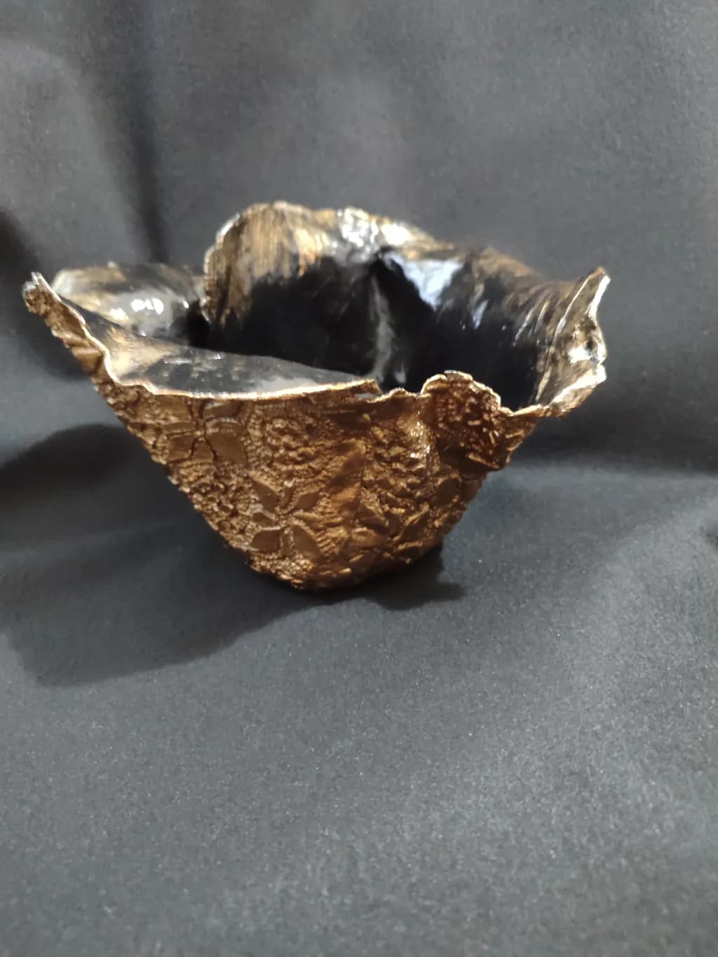 Elegant Metallic Textured Bowl: A Unique Decorative Art Piece for Modern Interiors