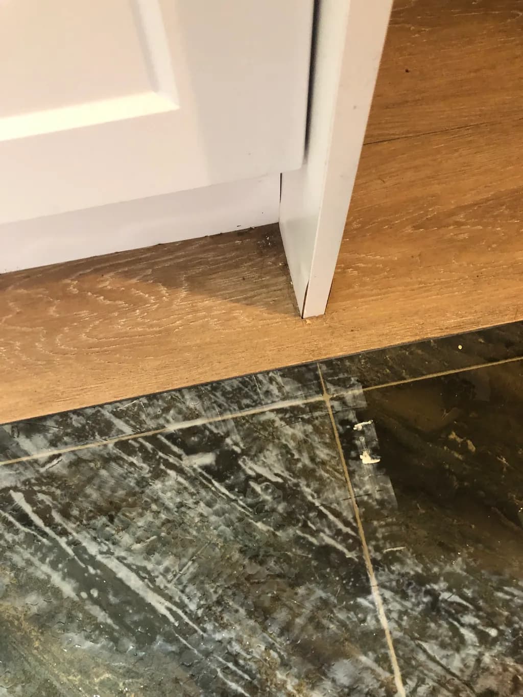 Seamless Harmony: The Elegant Transition of Wood and Tile in Modern Interiors