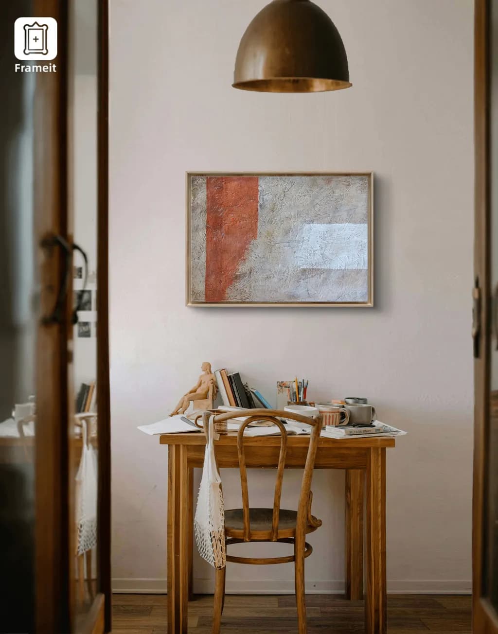 Cozy Minimalism: An Inviting Workspace in Earthy Tones