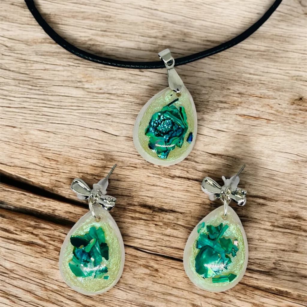 Emerald Dreams: Handcrafted Resin Jewelry Set with Unique Textures and Colors