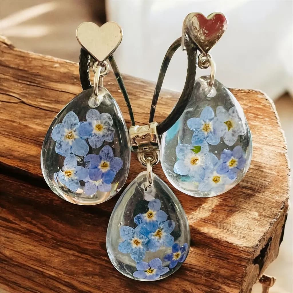 Whimsical Forget-Me-Not Floral Resin Hair Tie Set: A Touch of Nature for Your Everyday Style