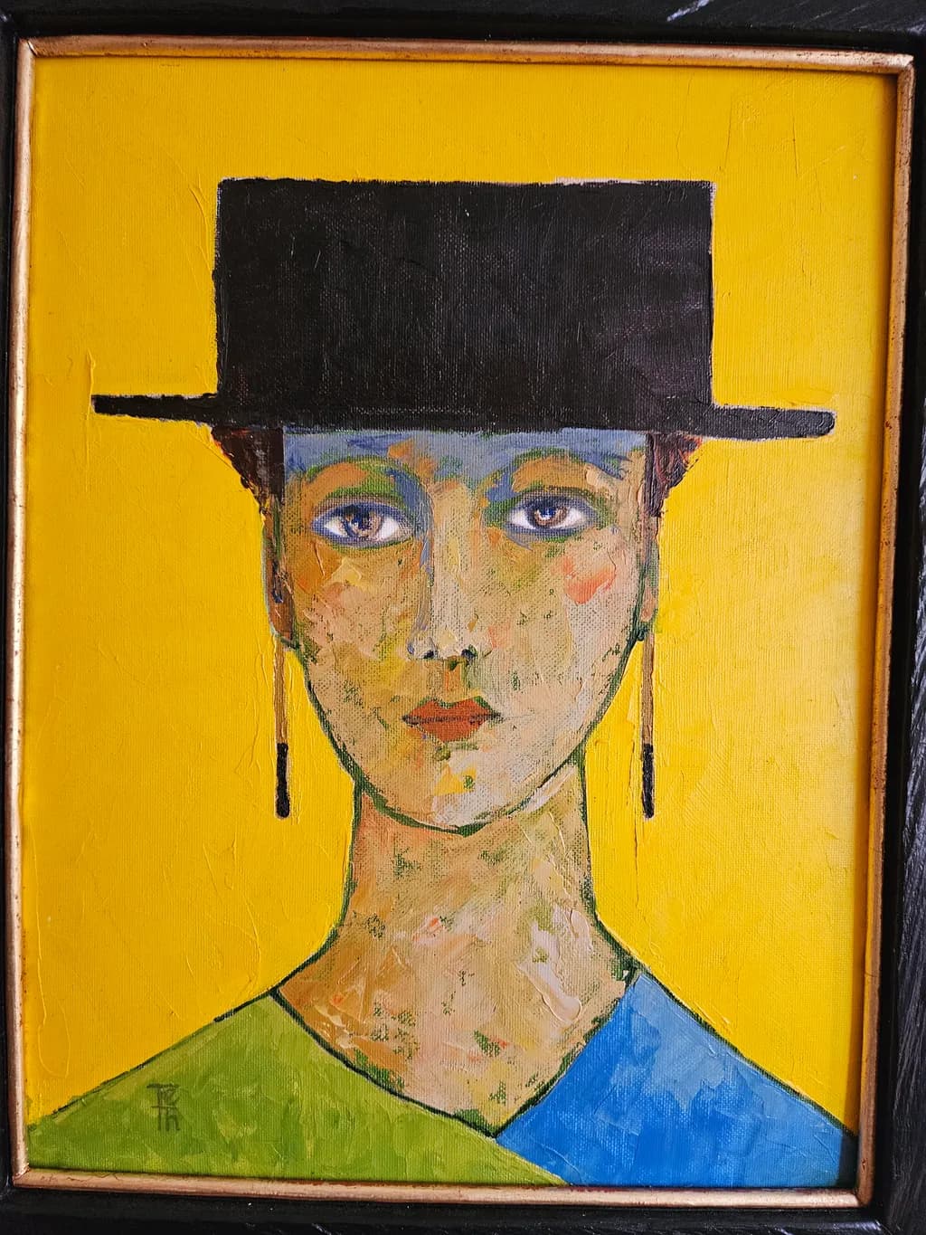 Vibrant Elegance: A Portrait of Modern Femininity in Bold Colors