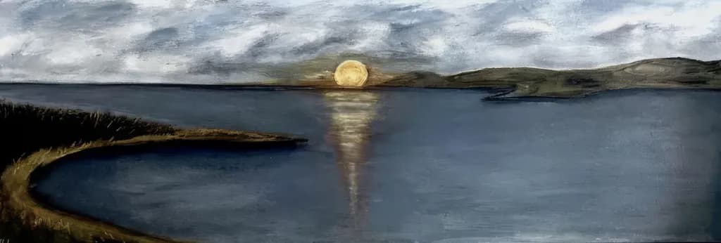 Whispers of Twilight: A Serene Sunset Over Tranquil Waters