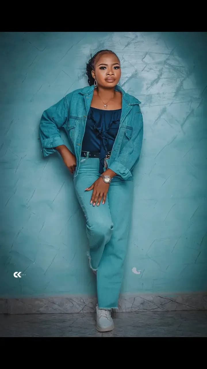 Confident Elegance: A Casual Denim Portrait in Vibrant Blue Tones