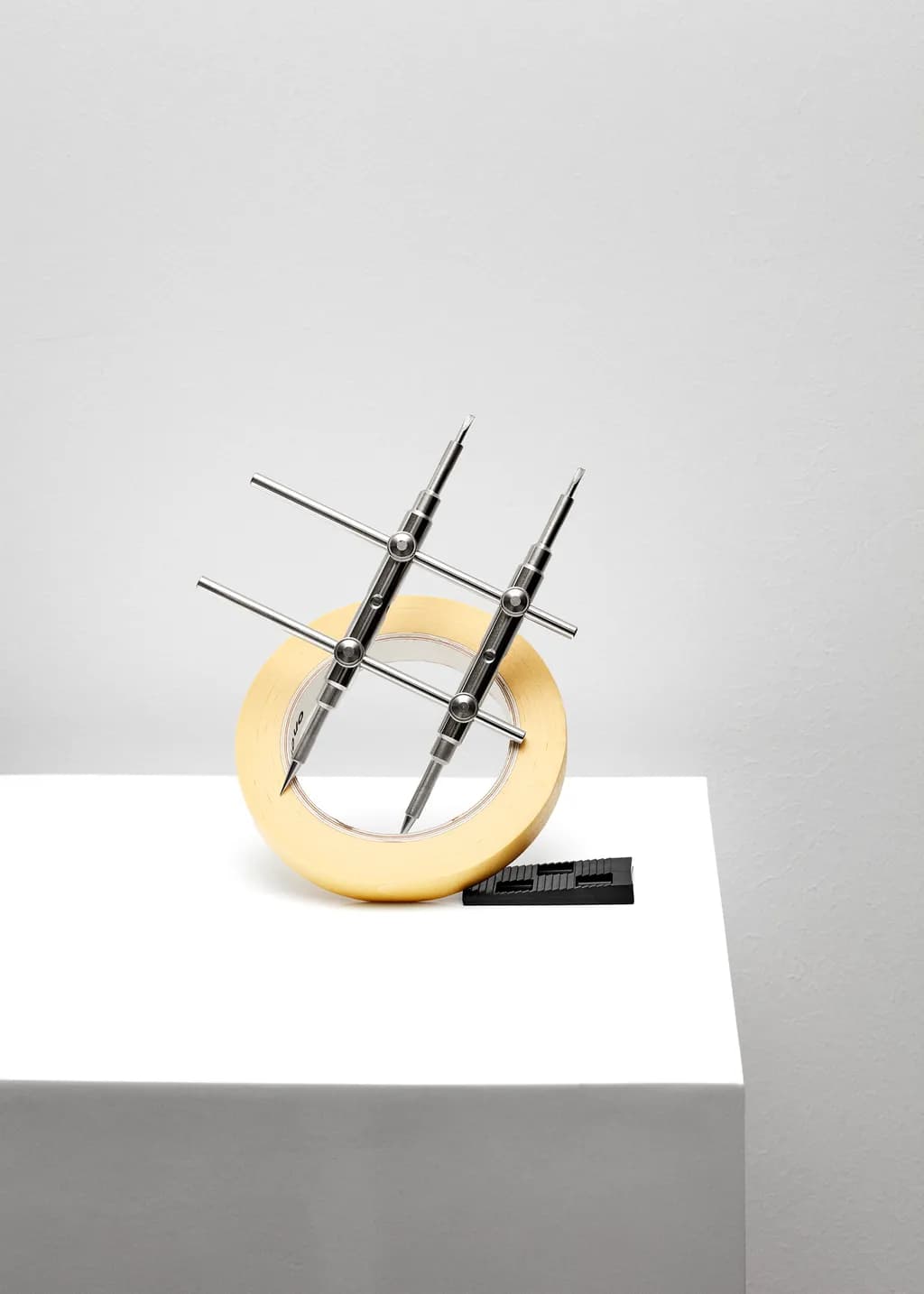 Artistic Precision: A Sculptural Harmony of Geometry and Functionality