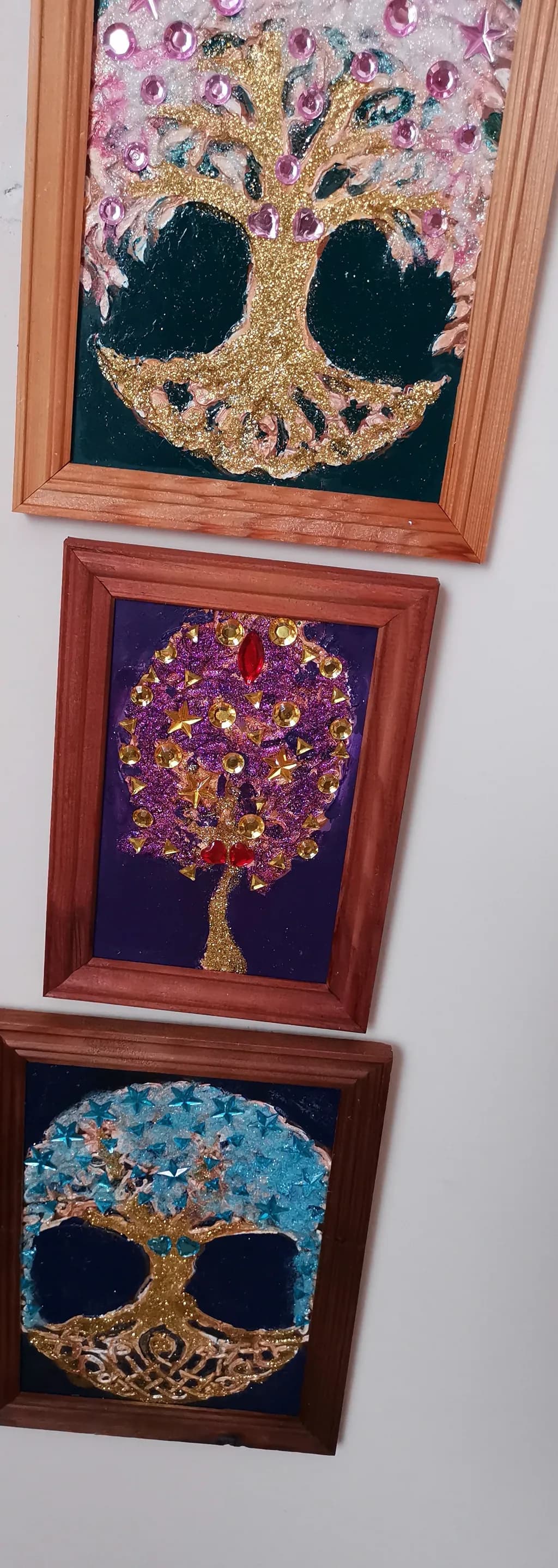Vibrant Tree of Life: A Glittering Trio of Framed Artistry