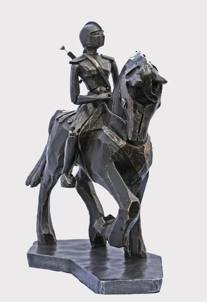 Knightly Valor: A Metal Sculpture of Courage and Majesty on Horseback