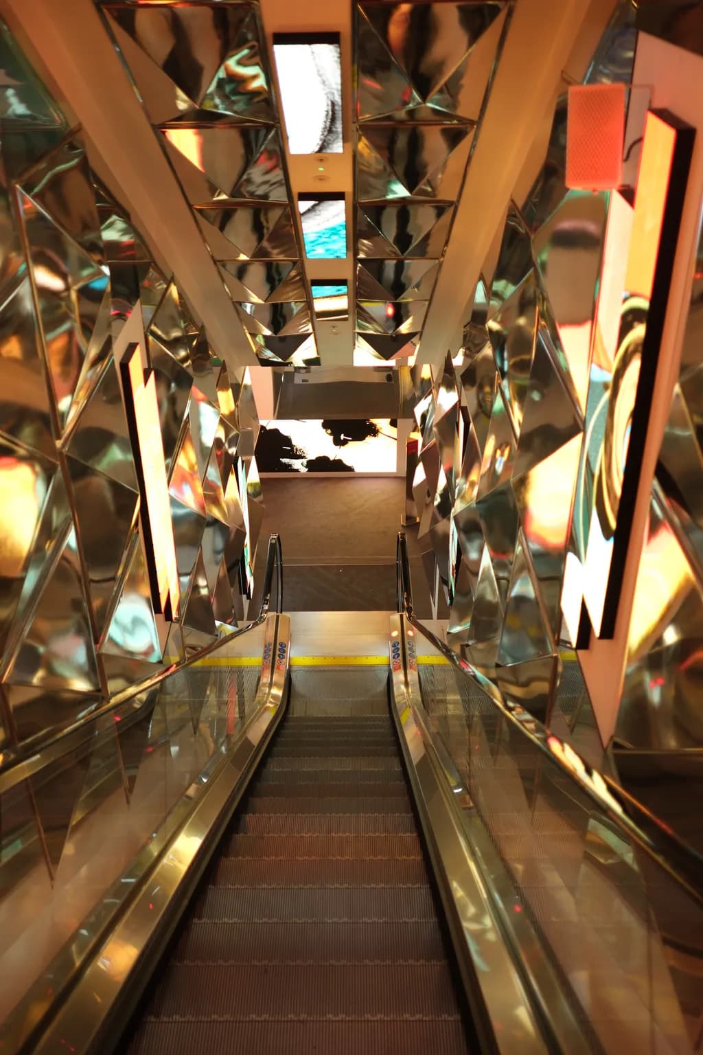 Reflective Ascent: A Journey Through Modern Architecture's Escalator Experience