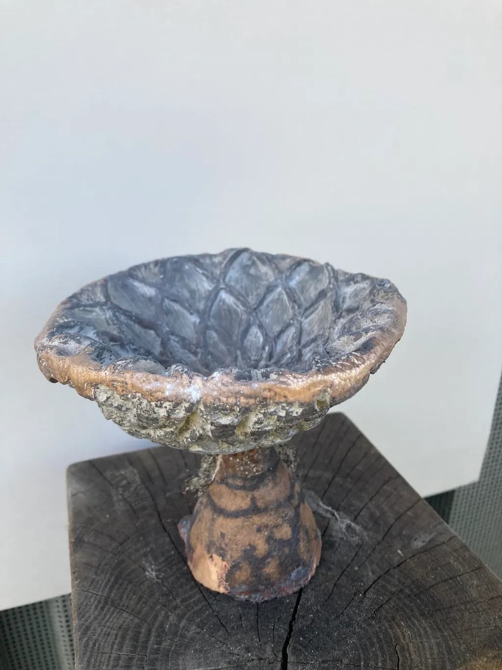 Elegant Textured Bowl: A Unique Handcrafted Centerpiece for Your Home Decor