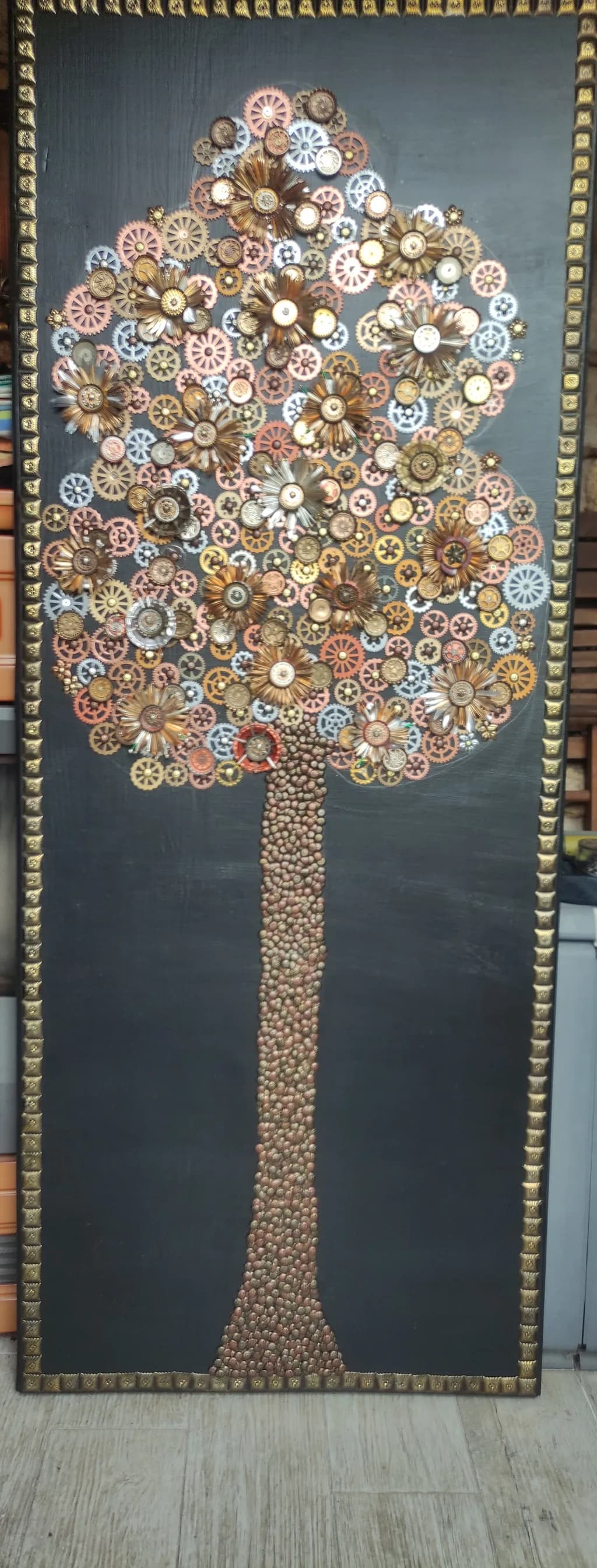 Whimsical Metal Tree: A Unique Decorative Art Piece for Creative Spaces