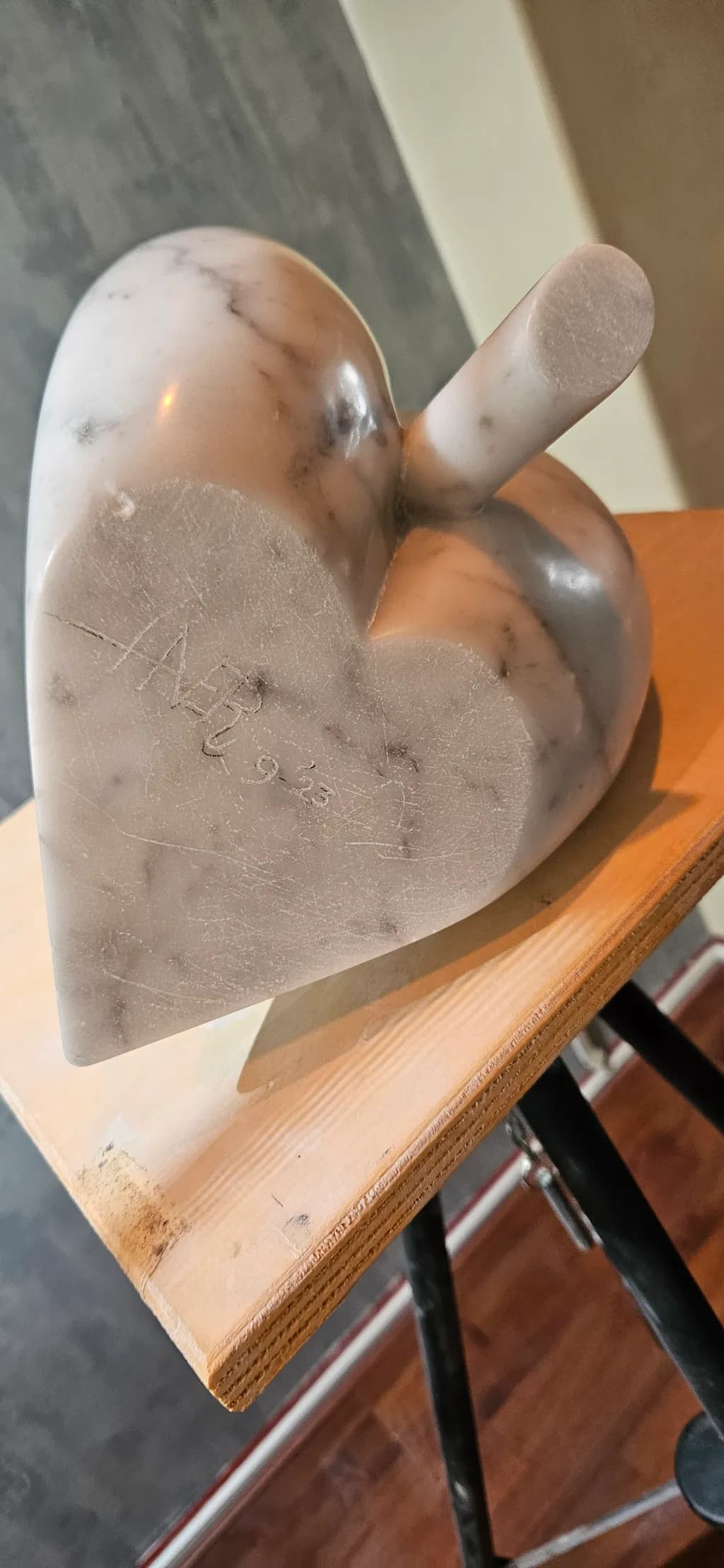 Heartfelt Elegance: A Sculptural Expression of Love in Marble