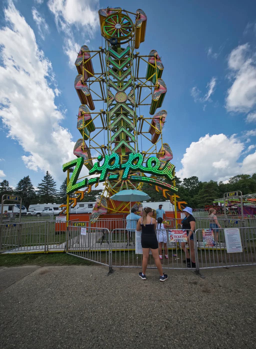 Zipper Amusement Ride