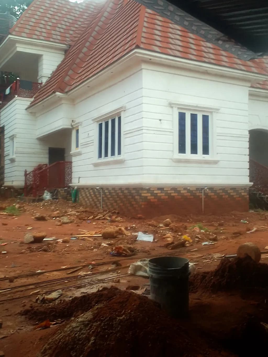 Urban Disarray: A Landscape of Construction and Chaos