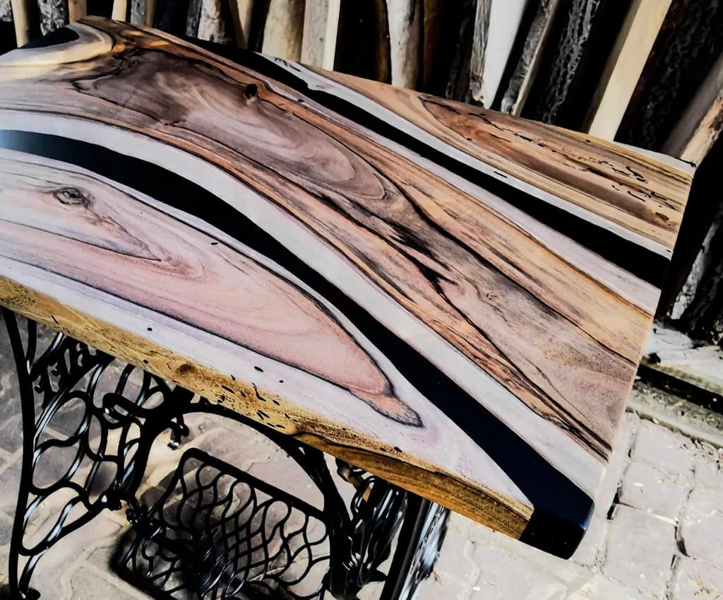 Wood & Resin Harmony