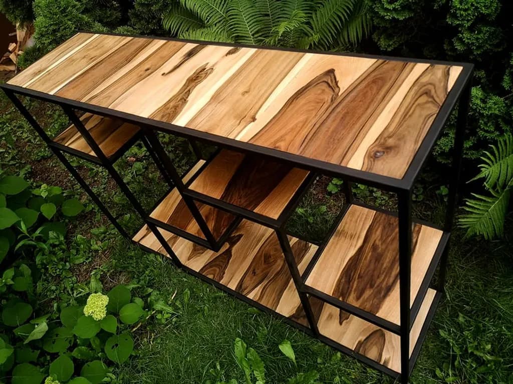 Modern Woodframe Console