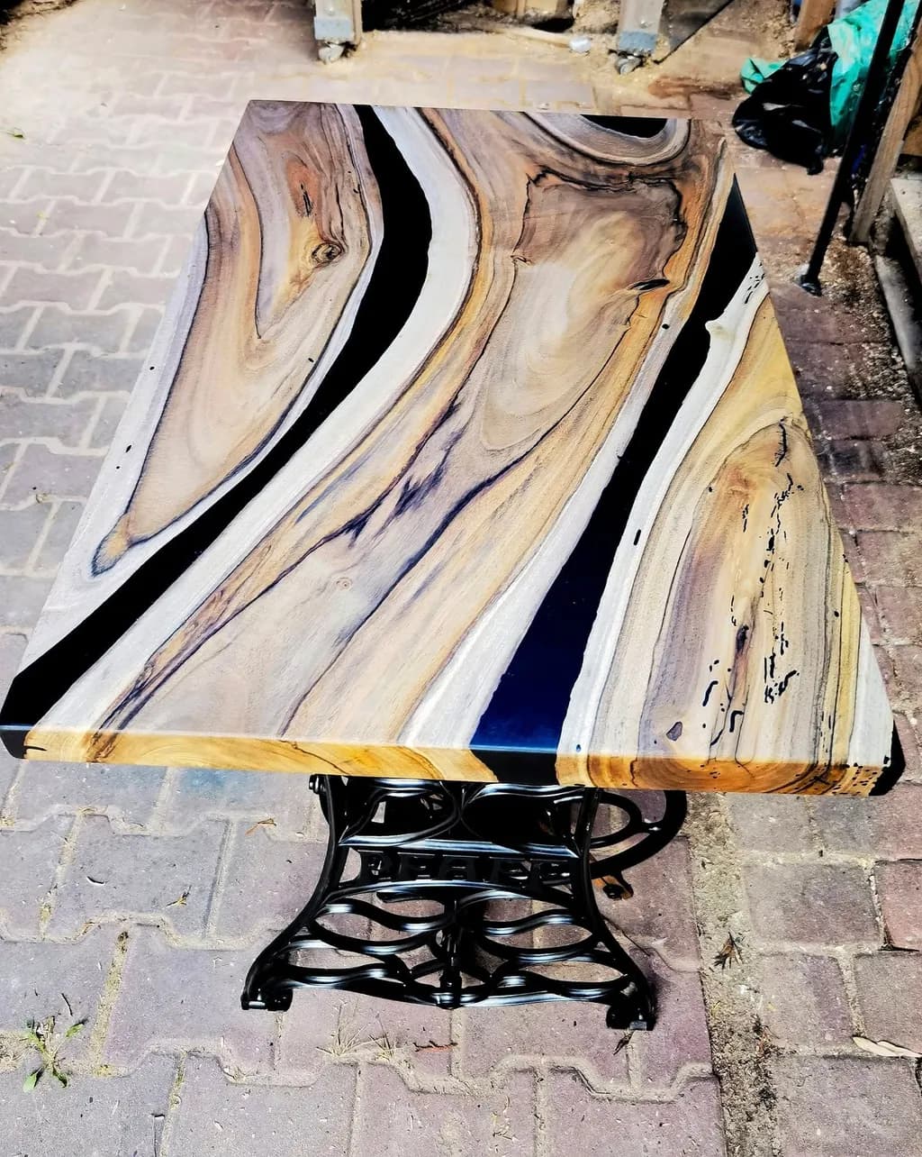 Resin Grain Table