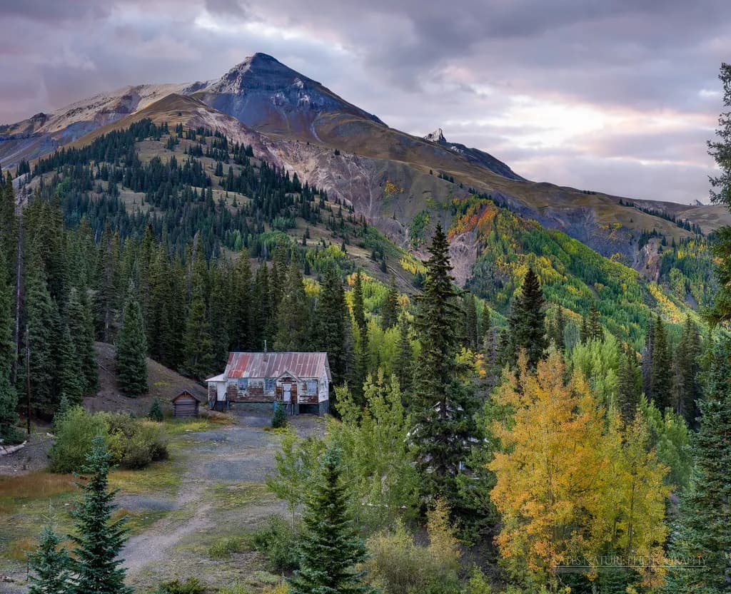 Whispers of Autumn: A Rustic Retreat Amidst Majestic Peaks