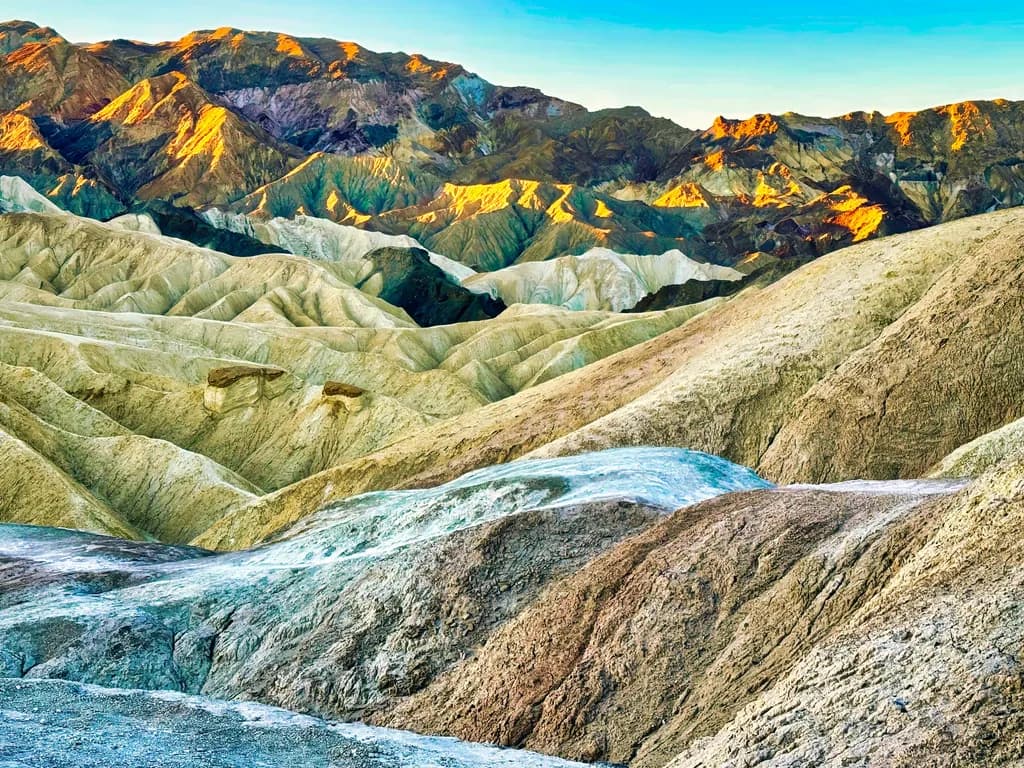 Desert Symphony: A Vibrant Tapestry of Rocky Landscapes at Dusk