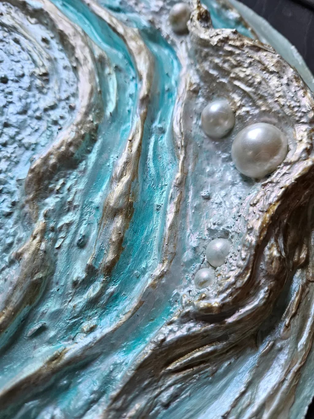 Pearl Currents
