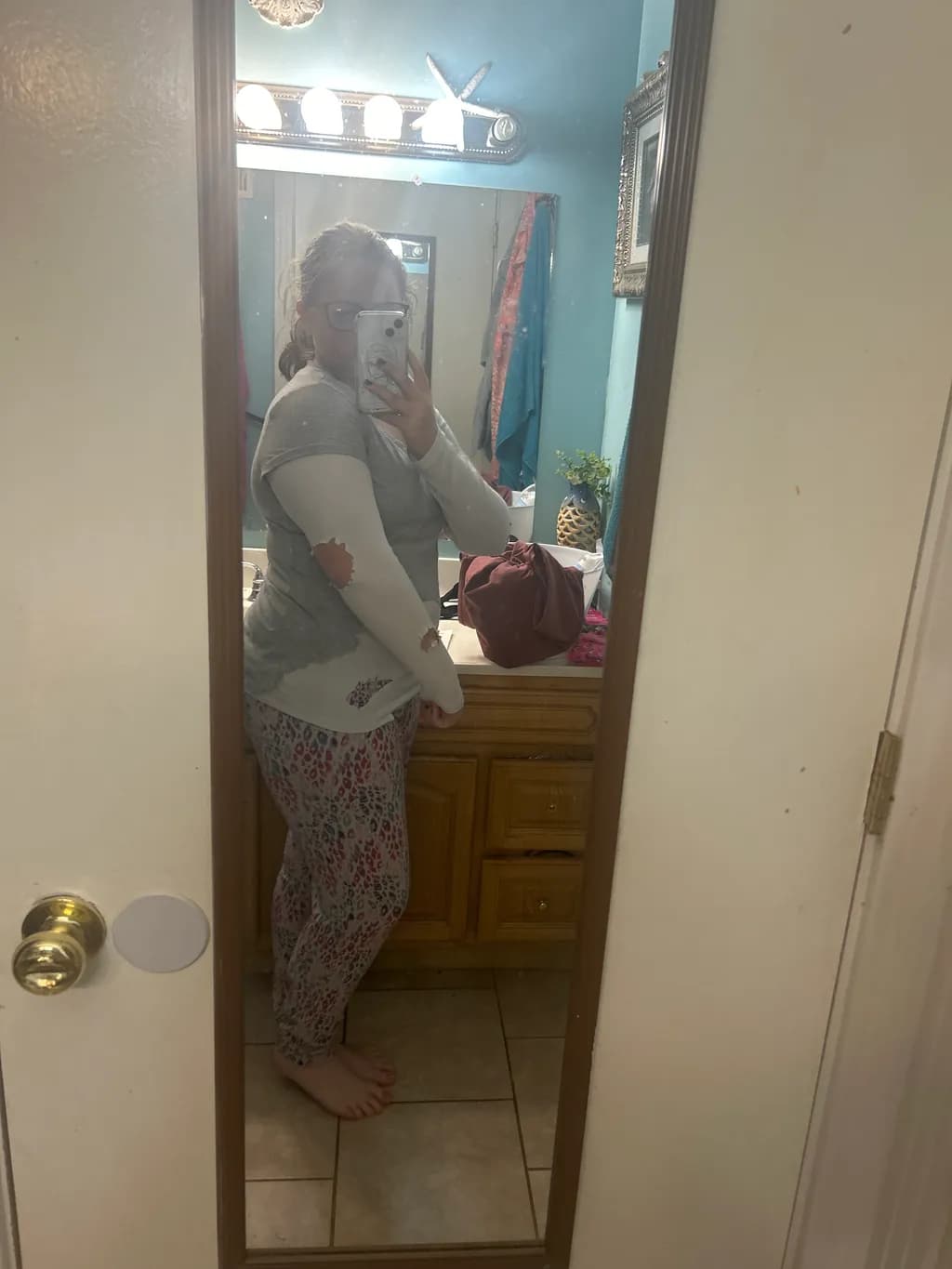 Casual Reflections: A Moment of Self-Expression in Everyday Comfort