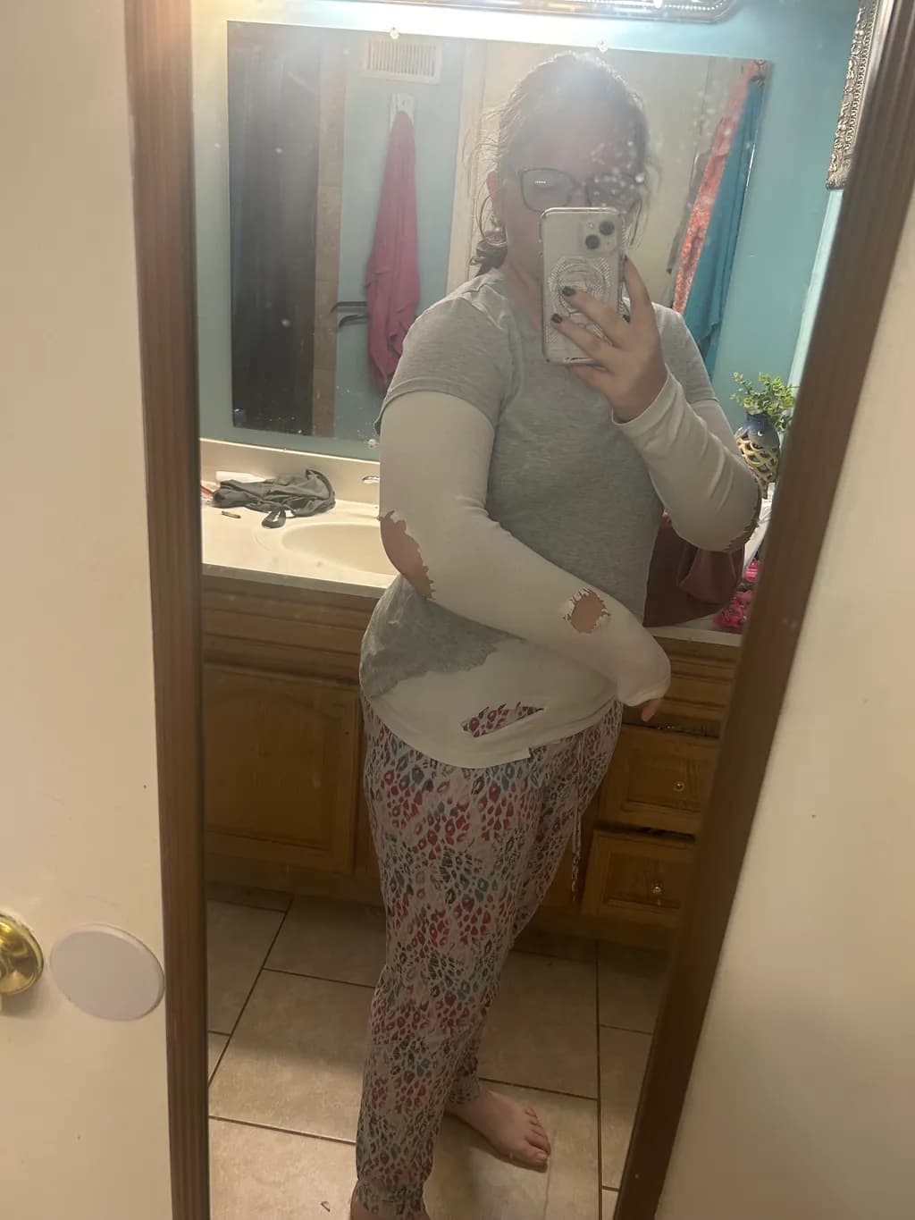 Reflections of Everyday Life: A Moment in Casual Comfort