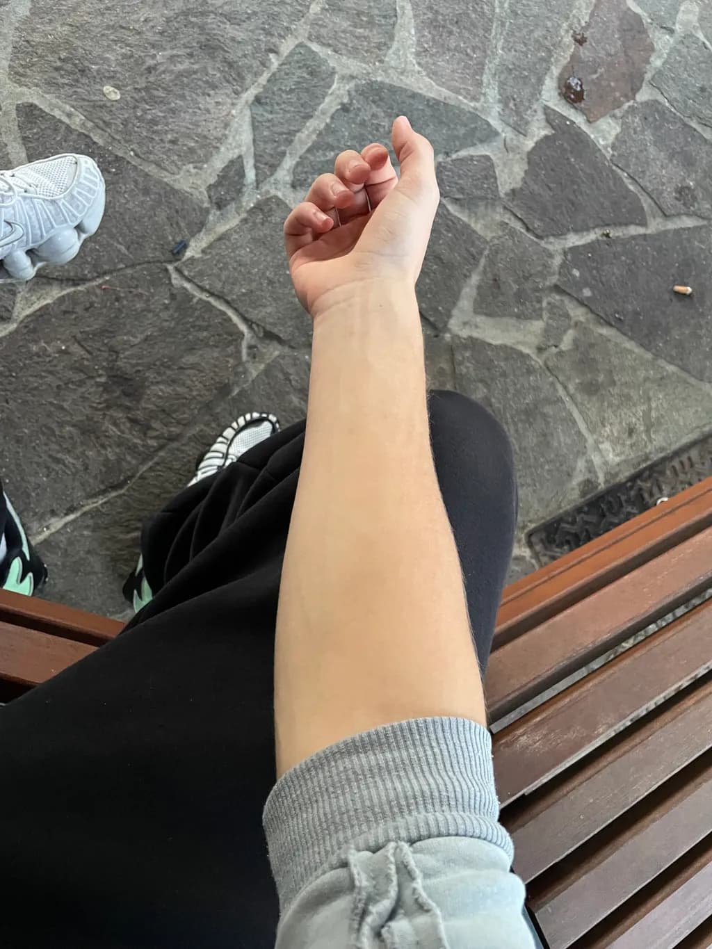 Casual Moments: A Study of Hand and Arm in Everyday Life