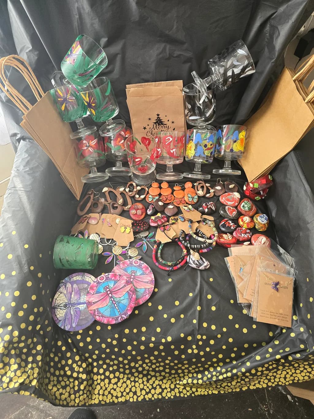 Vibrant Handmade Treasures: Artistic Glassware and Unique Accessories for Festive Celebrations