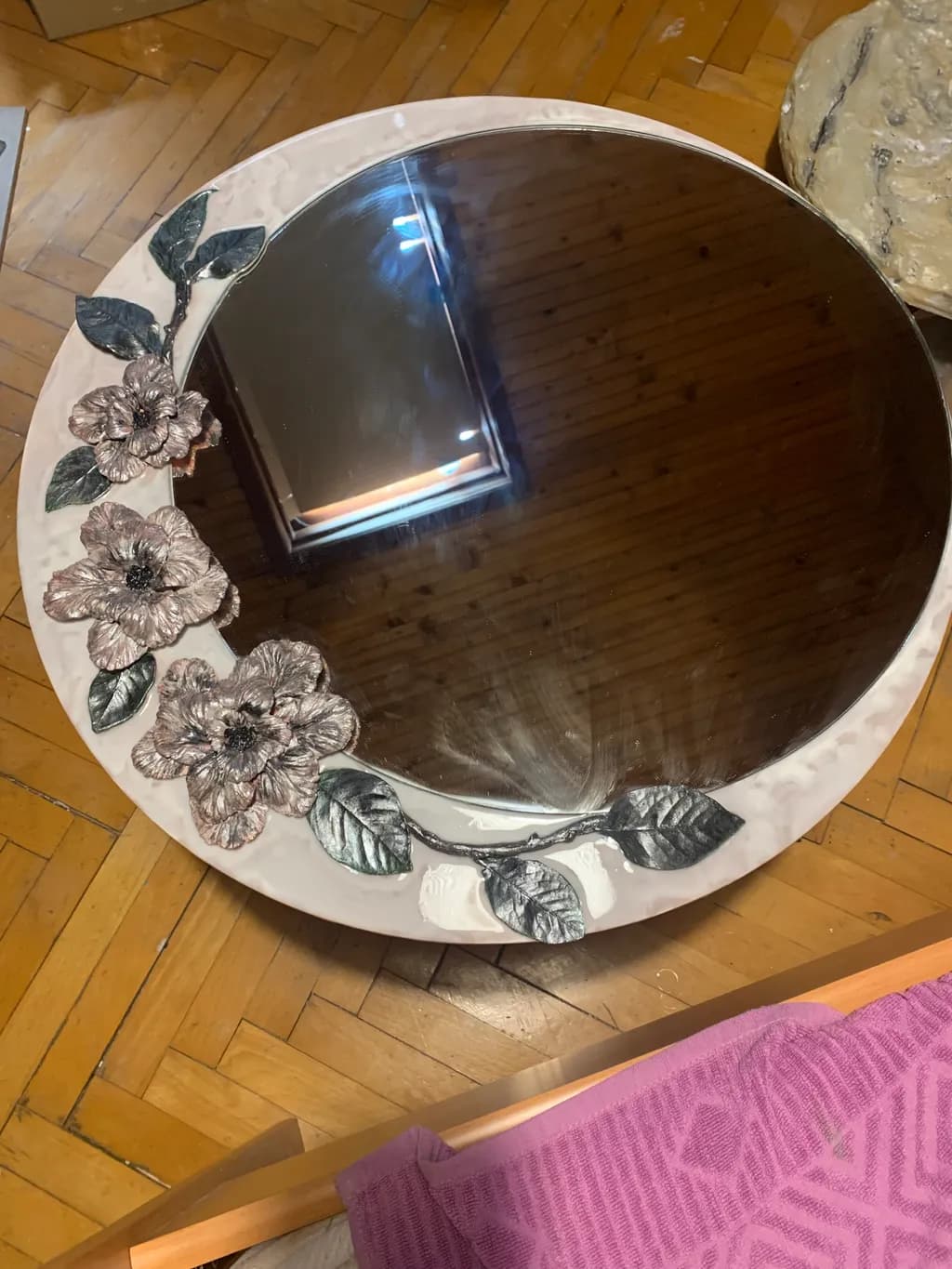 Floral Elegance: A Handcrafted Mirror with Nature's Touch
