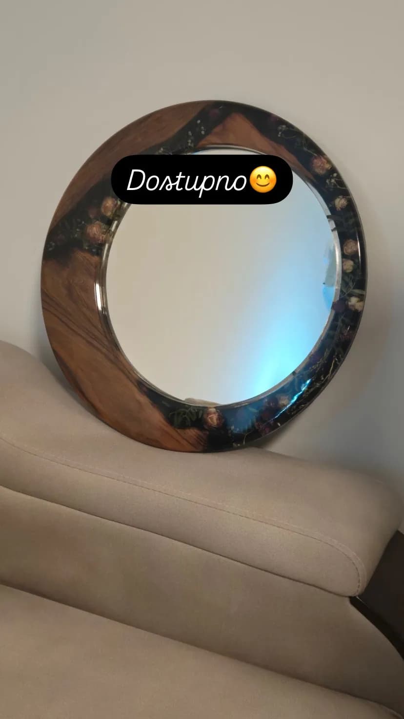 Elegant Reflections: A Modern Wooden Mirror with Floral Accents for Contemporary Interiors