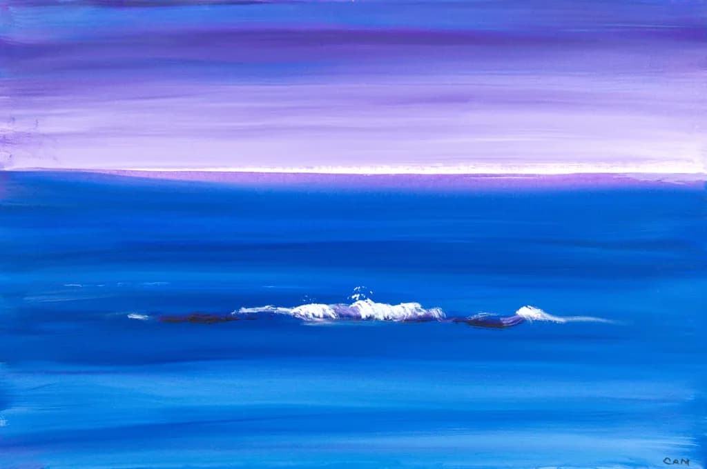 Serenity in Blue: A Tranquil Ocean Horizon at Dusk