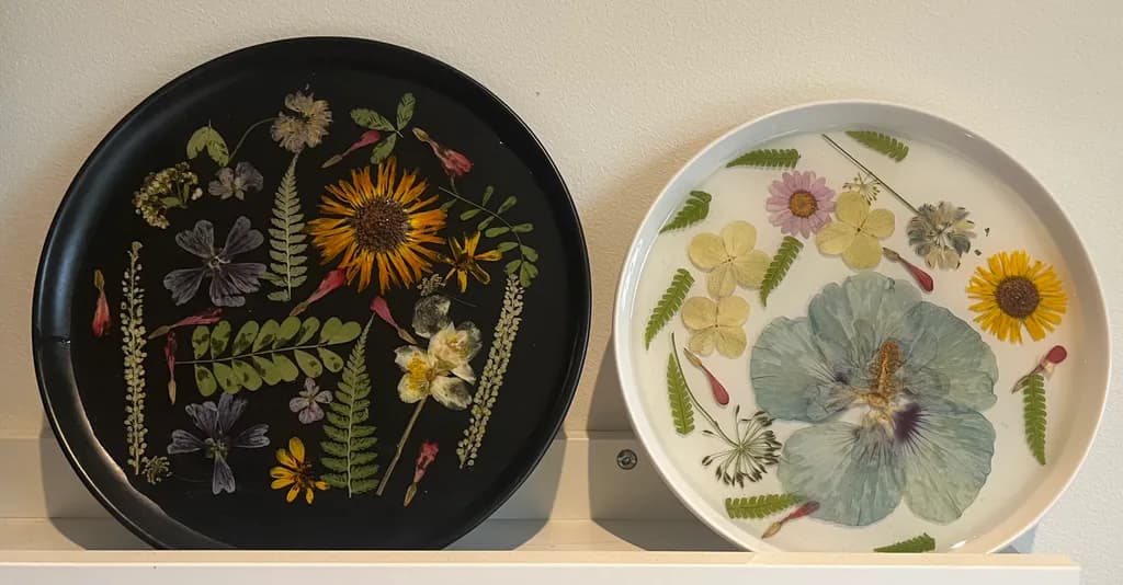 Nature's Elegance: Handcrafted Floral Resin Trays with Dried Wildflowers and Ferns