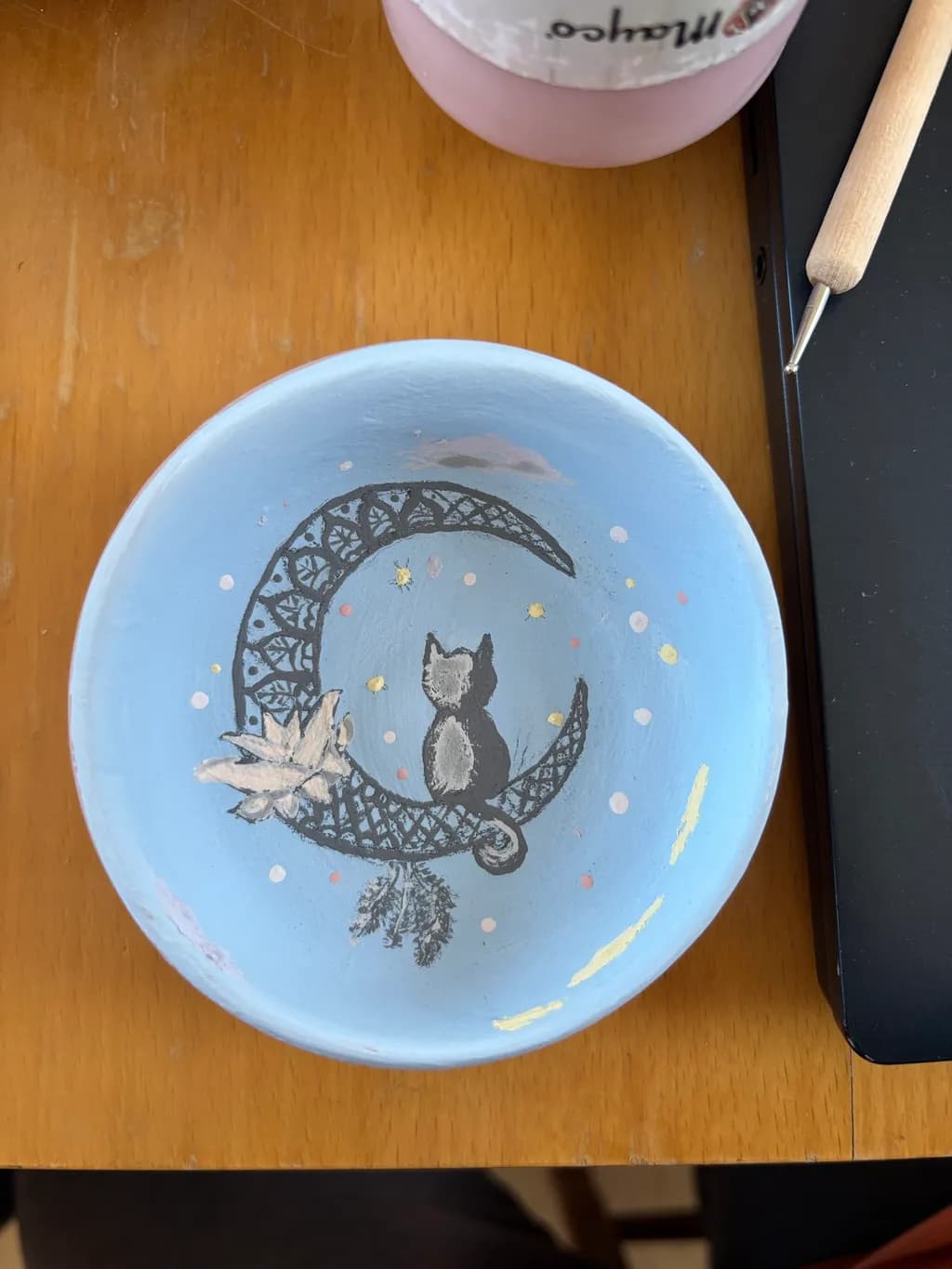 Whimsical Moonlit Cat: A Hand-Painted Ceramic Dish for Dreamy Decor