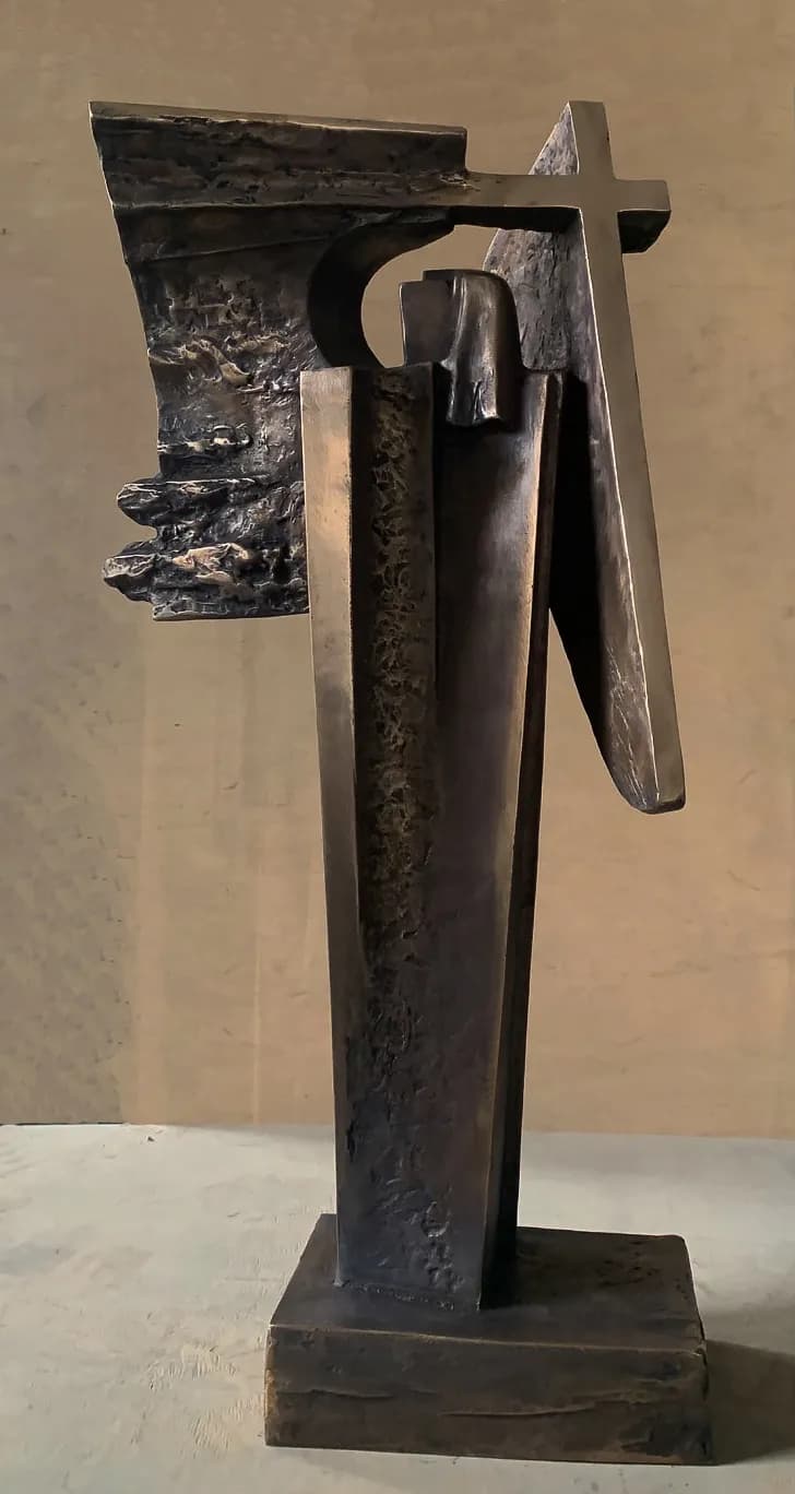 Abstract Metal Sculpture: A Modern Exploration of Form and Design