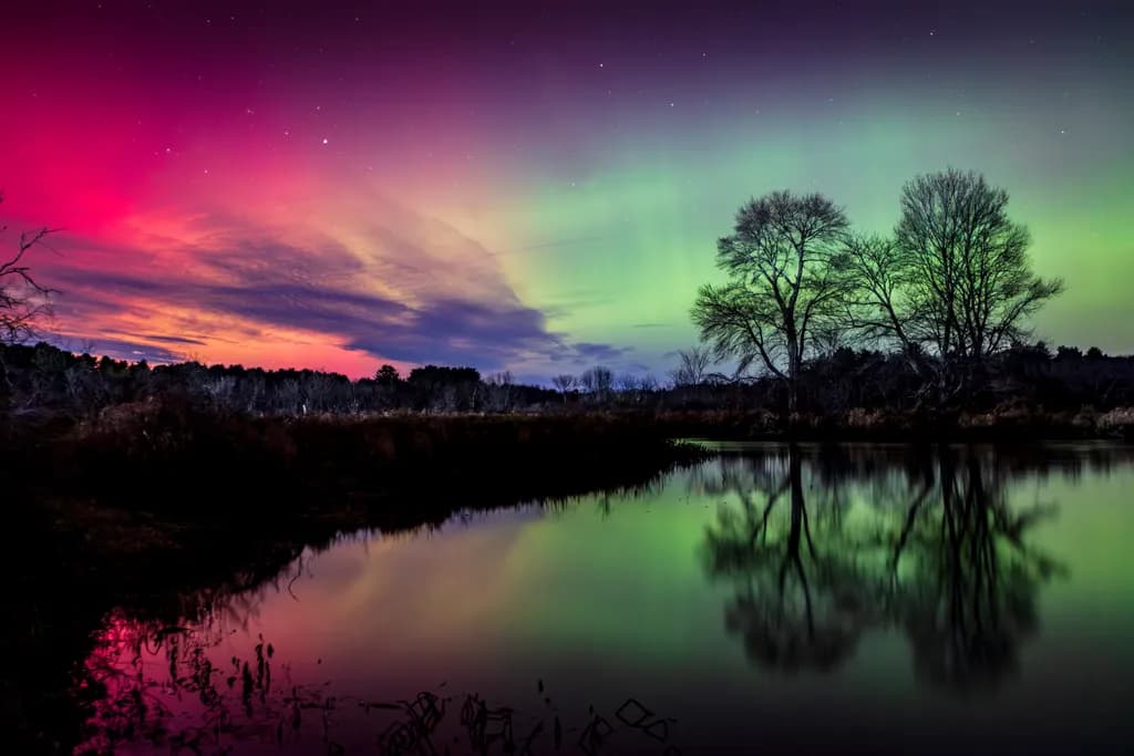 Aurora Reflections